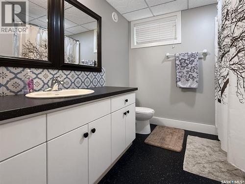623 Highland Drive, Swift Current, SK - Indoor Photo Showing Bathroom