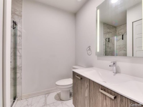 Bathroom - 802-1900 Rue Émile-Martineau, Laval (Laval-Des-Rapides), QC - Indoor Photo Showing Bathroom