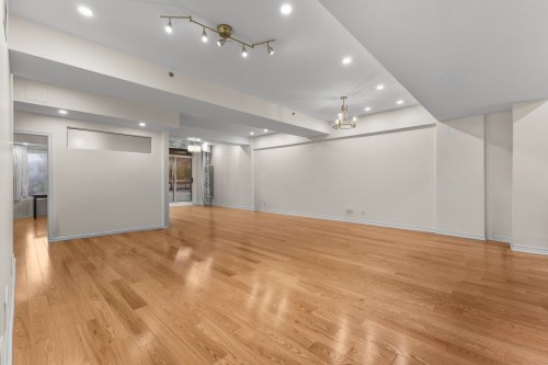 Salon - 41-1275 Av. Van Horne, Montréal (Outremont), QC - Indoor Photo Showing Other Room