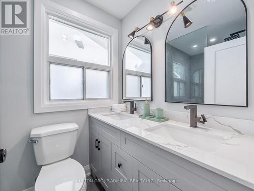 393 Paliser Crescent S, Richmond Hill, ON - Indoor Photo Showing Bathroom