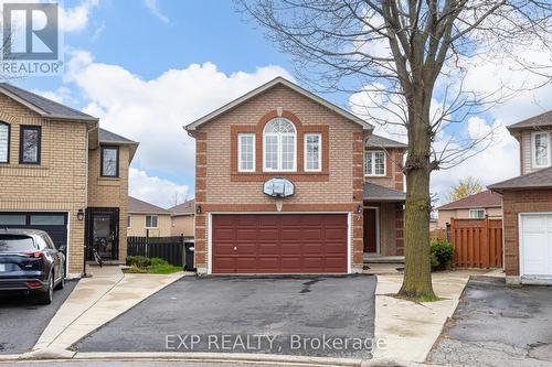 7 FLAMING OAK COURT  Brampton, ON L6Y 4G5