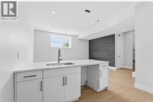 2144 Daytona, Windsor, ON - Indoor Photo Showing Kitchen