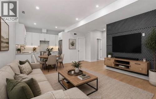 2144 Daytona, Windsor, ON - Indoor Photo Showing Living Room