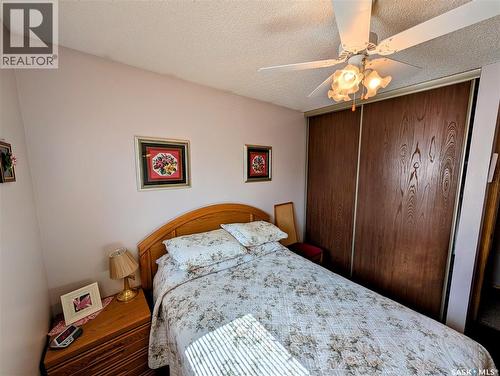 806 Graham Road, Regina, SK - Indoor Photo Showing Bedroom