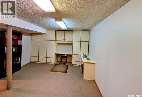 806 Graham Road, Regina, SK - Indoor