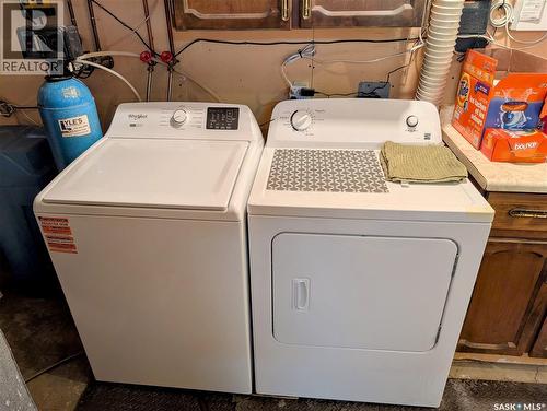 806 Graham Road, Regina, SK - Indoor Photo Showing Laundry Room
