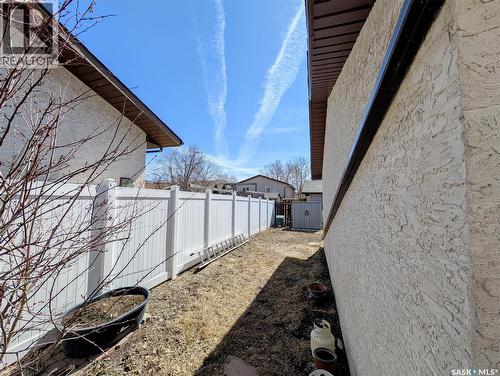 806 Graham Road, Regina, SK - Outdoor