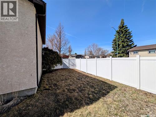 806 Graham Road, Regina, SK - Outdoor