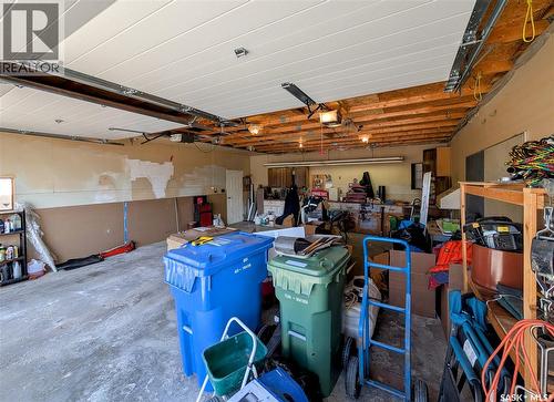 806 Graham Road, Regina, SK - Indoor Photo Showing Garage