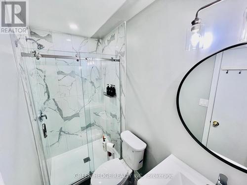 34 Stanley Avenue, Kitchener, ON - Indoor Photo Showing Bathroom