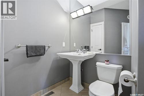 102 Thode Avenue, Saskatoon, SK - Indoor Photo Showing Bathroom