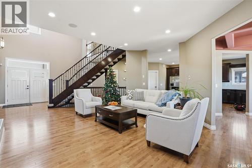 102 Thode Avenue, Saskatoon, SK - Indoor Photo Showing Living Room