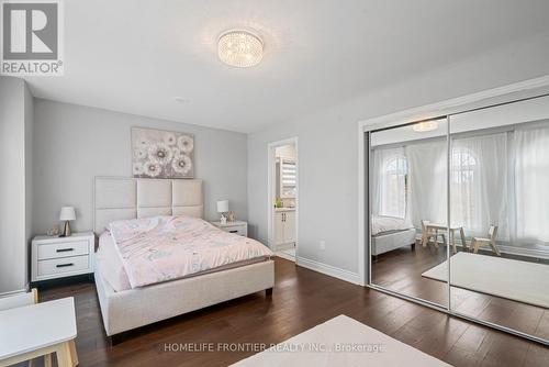 7 Edenbrook Crescent, Richmond Hill, ON - Indoor Photo Showing Bedroom