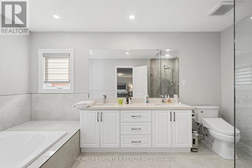 7 Edenbrook Crescent, Richmond Hill, ON - Indoor Photo Showing Bathroom