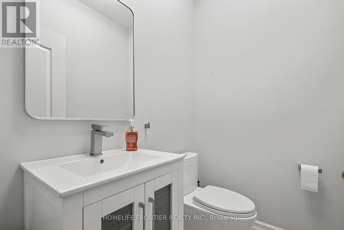 7 Edenbrook Crescent, Richmond Hill, ON - Indoor Photo Showing Bathroom