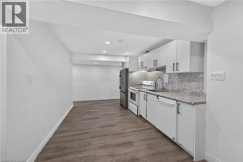 704 Stone Church Road E, Hamilton, ON - Indoor Photo Showing Kitchen