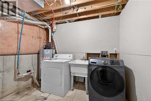 704 Stone Church Road E, Hamilton, ON - Indoor Photo Showing Laundry Room