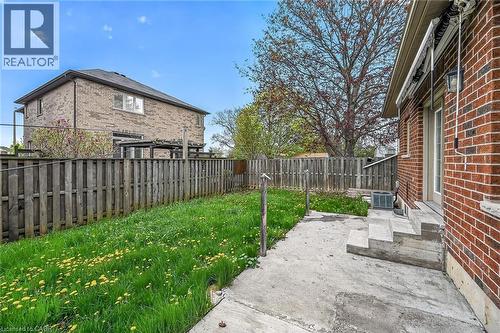 704 Stone Church Road E, Hamilton, ON - Outdoor
