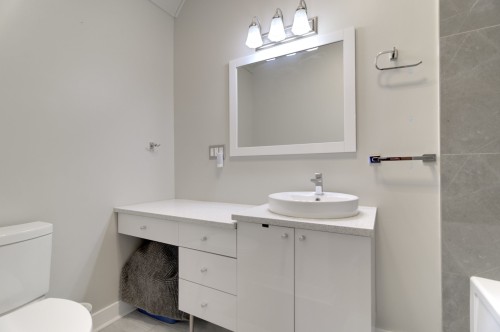Master Bathroom - 6299  - 6301 Rue St-Hubert, Montréal (Rosemont/La Petite-Patrie), QC - Indoor Photo Showing Bathroom