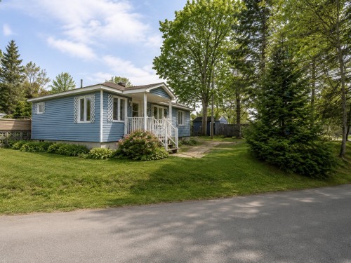 1547 1re avenue du Lac-Lemenn  Sainte-Julienne, QC J0K 2T0
