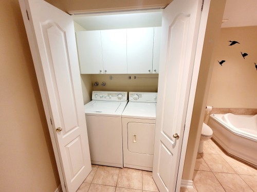 Salle de lavage - 5-695 Boul. De Palerme, La Prairie, QC - Indoor