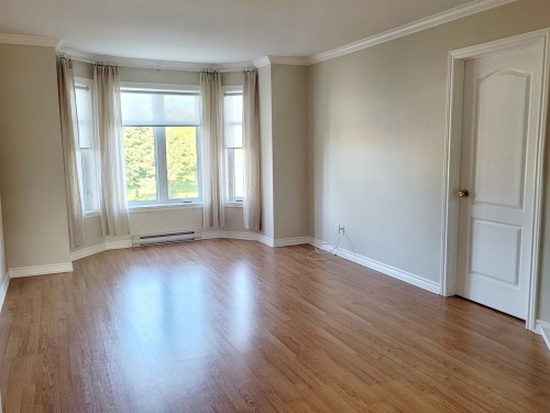 Salon - 5-695 Boul. De Palerme, La Prairie, QC - Indoor Photo Showing Other Room