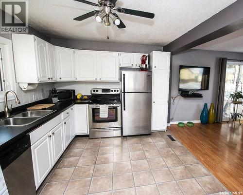 646 Albert Street, Estevan, SK - Indoor Photo Showing Kitchen With Double Sink