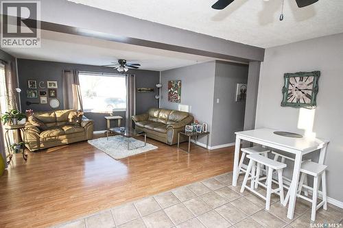 646 Albert Street, Estevan, SK - Indoor Photo Showing Living Room