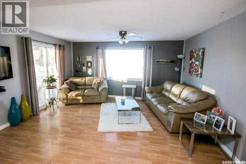 646 Albert Street, Estevan, SK - Indoor Photo Showing Living Room
