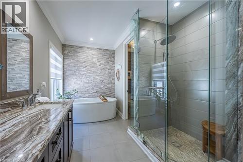 11 Greenleaf Lane, Ancaster, ON - Indoor Photo Showing Bathroom