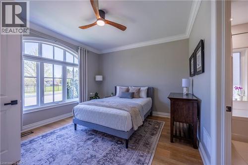 11 Greenleaf Lane, Ancaster, ON - Indoor Photo Showing Bedroom