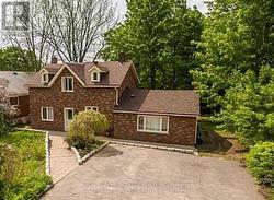 203 BLAKE STREET Barrie, ON L4M 1K6