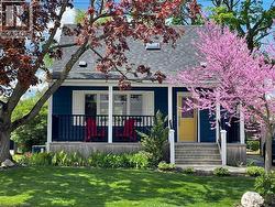 710 HAGER Avenue  Burlington, ON L7S 1R1