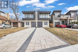 25B PINE AVENUE N Mississauga, ON L5H 2P9
