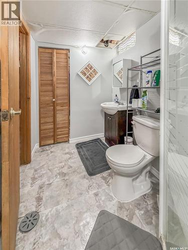 507 Dennis Street, Esterhazy, SK - Indoor Photo Showing Bathroom