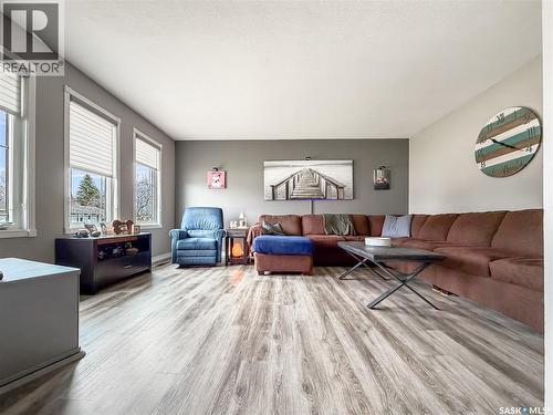 507 Dennis Street, Esterhazy, SK - Indoor Photo Showing Living Room