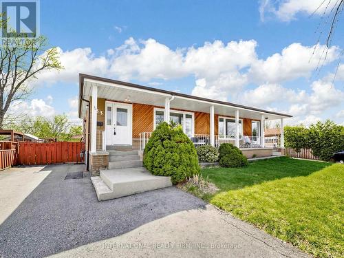 33 DANESBURY CRESCENT  Brampton, ON L6T 1T2