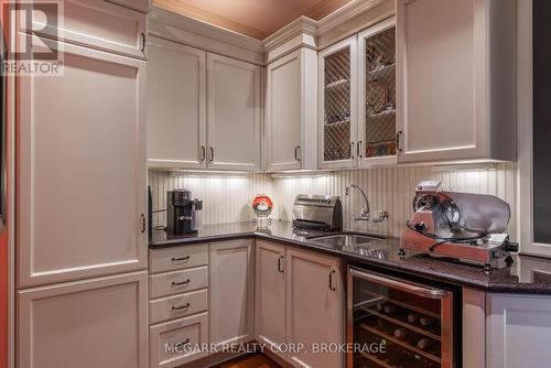 Butler's pantry - 89 October Drive, St. Catharines (Lakeshore), ON - Indoor Photo Showing Kitchen With Double Sink