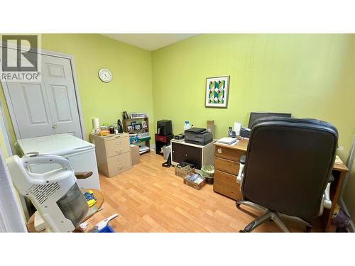 492 Fourth Avenue, Midway, BC - Indoor Photo Showing Office