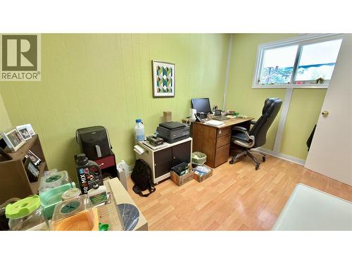 492 Fourth Avenue, Midway, BC - Indoor Photo Showing Office