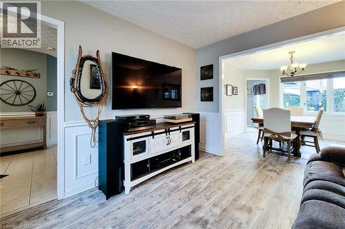 Open concept interior with light wood-finish flooring - 146 Locheed Drive, Hamilton, ON - Indoor Photo Showing Living Room