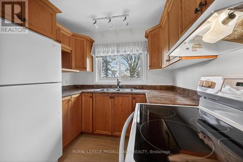 6 Robert Road, Augusta, ON - Indoor Photo Showing Kitchen With Double Sink