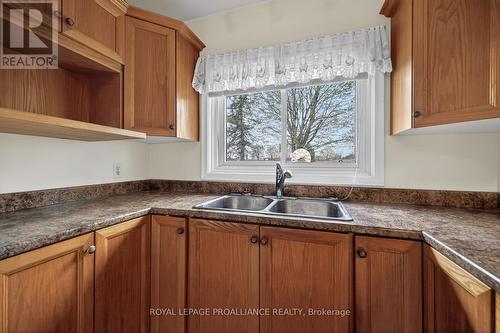 6 Robert Road, Augusta, ON - Indoor Photo Showing Kitchen With Double Sink