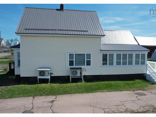 81 Queen Street, Springhill, NS 