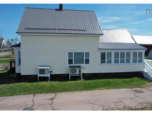 81 Queen Street, Springhill, NS 