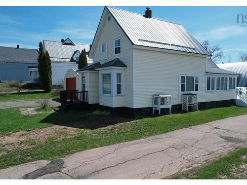 81 Queen Street, Springhill, NS 