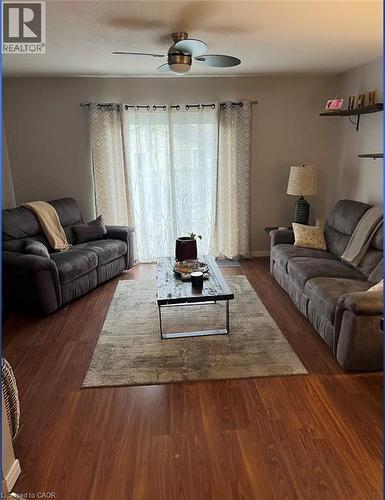 13 Stanley Street, Cambridge, ON - Indoor Photo Showing Living Room