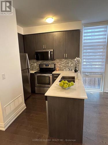 9 - 11 Eldora Avenue, Toronto, ON - Indoor Photo Showing Kitchen With Double Sink With Upgraded Kitchen