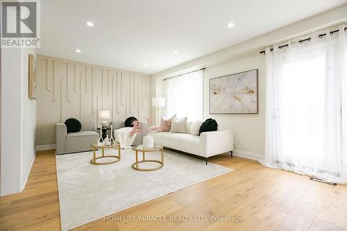 52 Foxacre Row, Brampton, ON - Indoor Photo Showing Living Room
