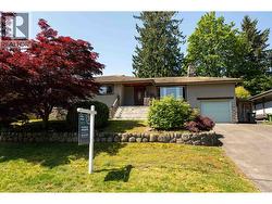 893 FRIAR CRESCENT  North Vancouver, BC V7G 1M5